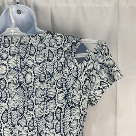 INC International Concepts Snake Print Cold Shoulder Top M V-Neck Short Sleeve - Picture 9 of 9